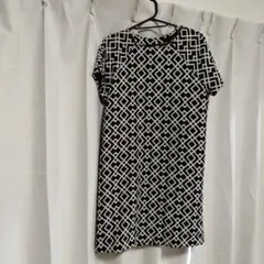ZARA BASIC 幾何学模様 半袖ミニワンピース