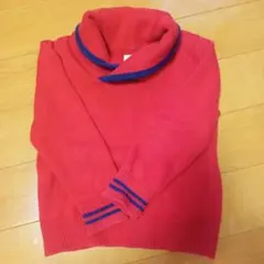GAP 赤色セーター 青ストライプ 袖口
