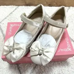 betty kids アイボリー リボン付き　フォーマルシューズ　19cm