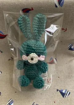 ハンドメイド　あみぐるみ　うさぎ　グリーン　【2】