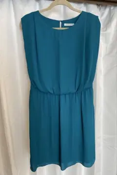 ターコイズグリーン　パーティドレス　お呼ばれ