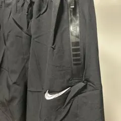 Nike ナイキ　ハーフパンツ　ブラック　ロゴ ポケット