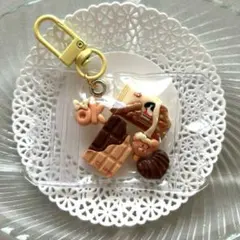 キャンディーバッグ　詰めポーチ　チャーム　茶　黄　チョコ　お菓子