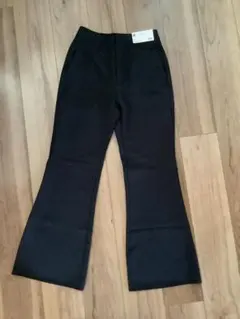 新品　GU ストレッチフレアパンツ S