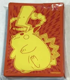 ピ*ウ様 新品 海外限定 キョダイマックス ピカチュウ デッキシールド スリーブ