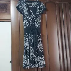 黒白花柄ラップドレス 半袖