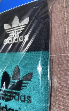 デッドストック新品adidasリストバンド2個アディダスオリジナルストレフォイルのサムネイル