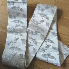 袋帯　　（白地・銀色の鶴の模様）のサムネイル