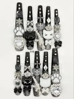 ♡現品♡ネイルチップ　ロング　地雷系　サブカル　ブラック　量産型　ホワイト