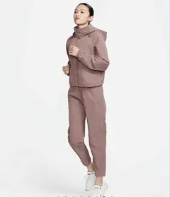 NIKE ランニングパンツ　新品　Sサイズ