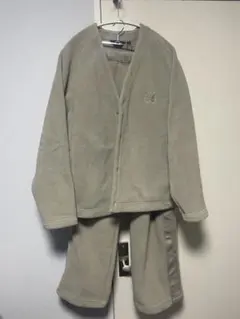完売品UNIQLO &NeedlesセットupカーディガンM パンツS ベージュ