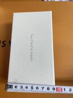 Van Cleef & Arpels ギフトボックス