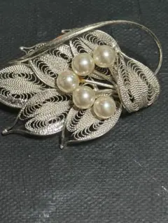ヴィンテージvintage銀系花束真珠モチーフのブローチ(年数経過品)