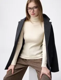 値下げしました！！2枚　白　グレー　リブタートルネックセーター