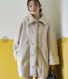 ハイネックリバボアムートンジャケット カスタネ