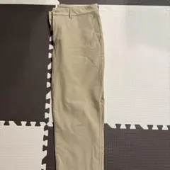ベージュ チノパン バックポケット付き