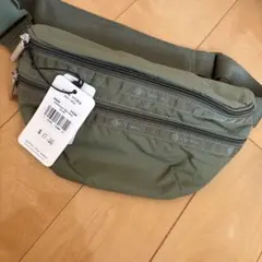 タグ付新品LeSportsacエッセンシャル ボディバッグDカーキ ⭐️今週 