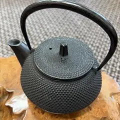 未使用品、保管品 南部運南堂鍋元造 15型アラレ 南部鉄瓶 南部鉄器