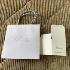 リファ紙袋とリファハートブラシミニ空箱のみ