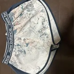 New Balance マーブル模様 ショートパンツ