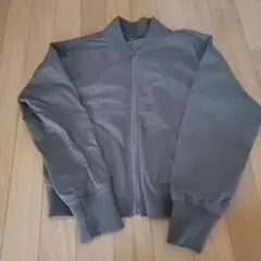 GUカーキ Sサイズ ブルゾン