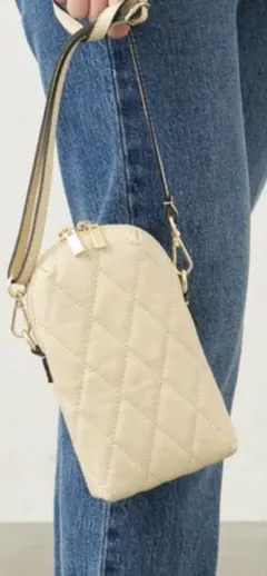 ⭐︎MARLON アイボリー キルティング スマホショルダーバッグ⭐︎