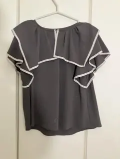 フリル付きグレーシャツ サイズF