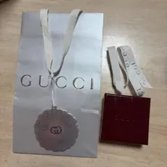GUCCI イヤリング ギフトボックス　ショップ袋　リボン付き