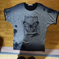 グレー 蝶のプリント オーバーサイズTシャツ