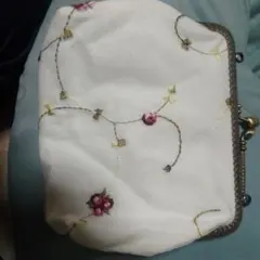 お財布がま口ポーチ シフォン生地 ピンク刺繍