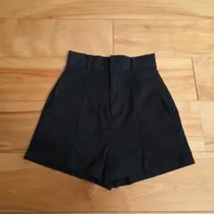 黒 ショートパンツ