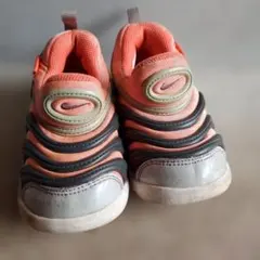 Nike オレンジ グレー スニーカー ダイナモフリー 13cm