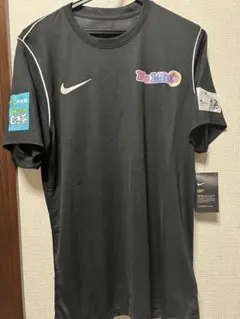 Nike ブラック Tシャツ　ロゴ付き