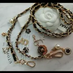 シャネル　ホリデー　ノベルティチャーム　ロング　スマホホルダー