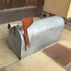 金属製シルバー郵便受けアメリカ製中古品