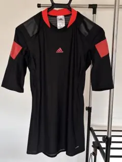 adidas techfit 半袖　姿勢矯正 Tシャツ M 黒/赤