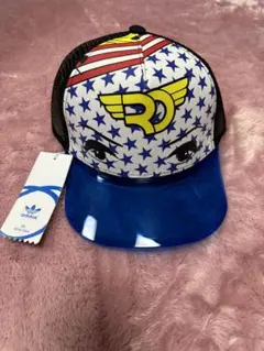 adidas トラッカーキャップ