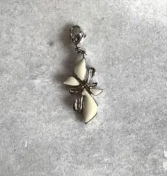 スワロフスキー　チャーム