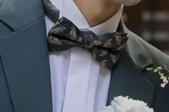 ダークグリーン 花柄 ボウタイ