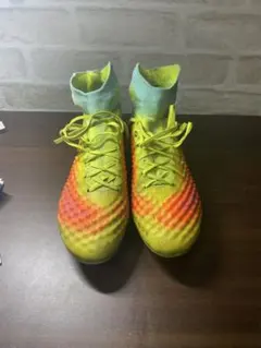 NIKE サッカースパイク MAGISTA オレンジ イエロー27.5cm AG - メルカリ
