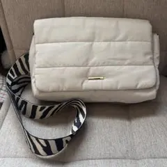 Elura キルティングショルダーバッグ ゼブラ柄ストラップのサムネイル