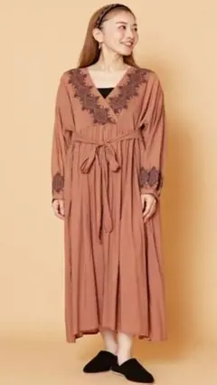 【チャイハネ】⭐ブラウン刺繍入りジプシーロングワンピース