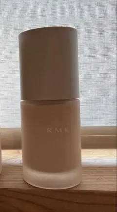 RMK リクイドファンデーション フローレスカバレッジ プラス　202のサムネイル