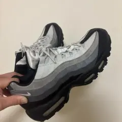 nike air max 95 essential ブラック　ホワイト