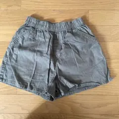 カーキ色ショートパンツ 150cm