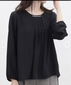 値下げしました。(5) Honeys パール付きブラウス　　ネイビー