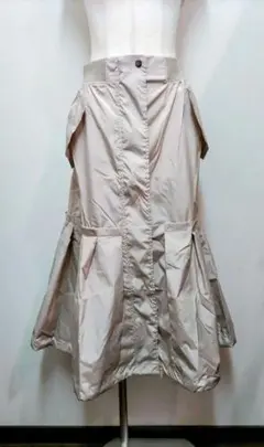 【新品】ベージュ フレアスカート ナイロン製/前ファスナー
