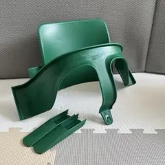 ストッケ トリップトラップ 緑色 ベビーチェアの座面と脚部