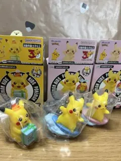 ポケモンキッズ 30周年スペシャル　ピカチュウ　なみのり　お祝い　青　ピンク