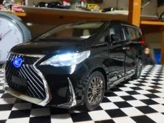 1/18LEXUS カスタム ブラック LM300h ラグジュアリーライト点灯のサムネイル
